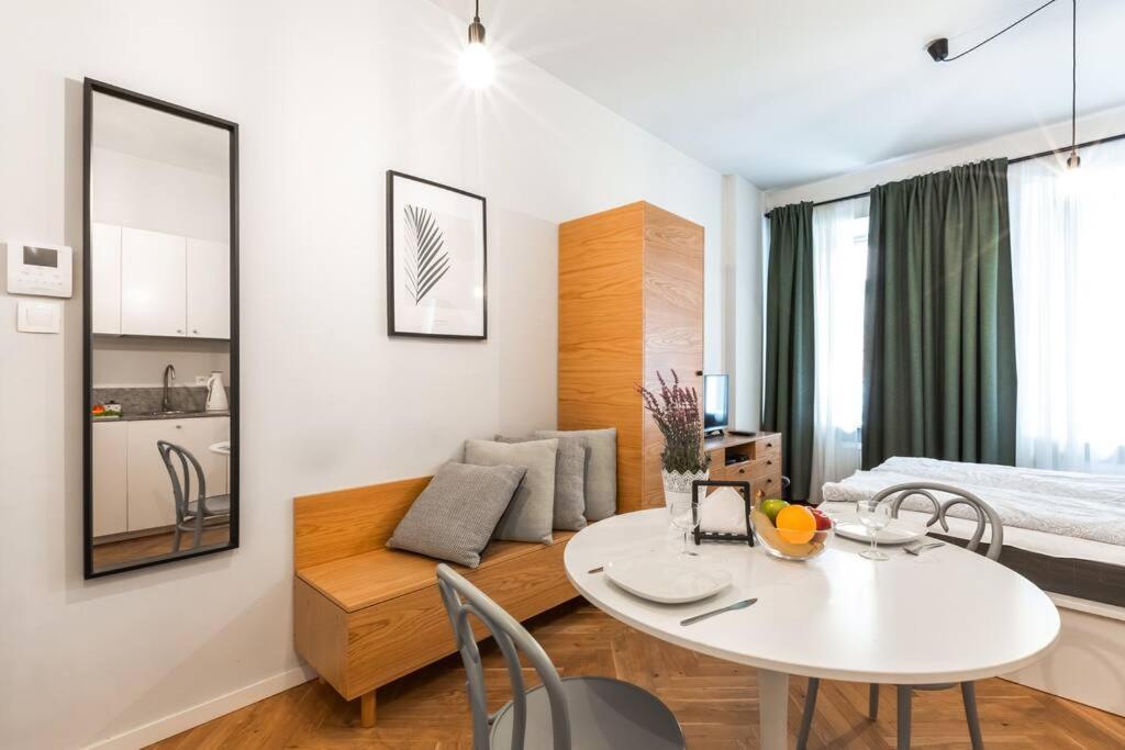 Cute Apartment Perfect For Business And Travel. Varsóvia Exterior foto