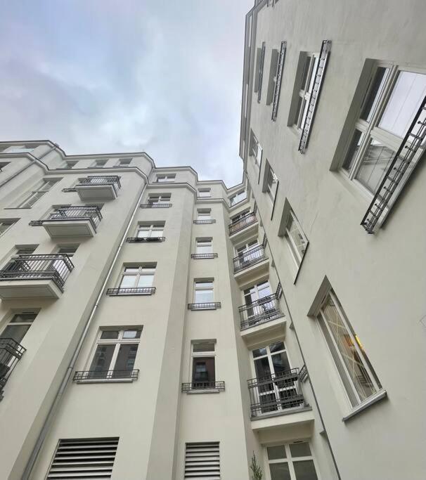 Cute Apartment Perfect For Business And Travel. Varsóvia Exterior foto